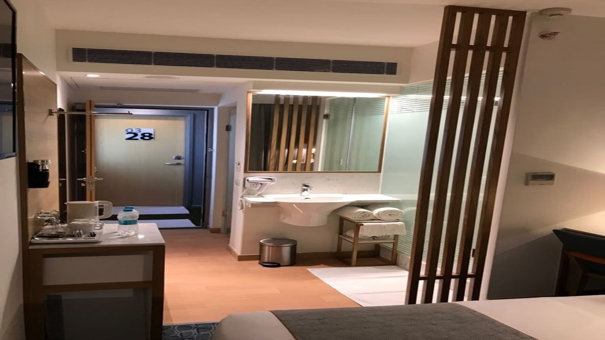 Holiday Inn Express Ahmedabad Prahlad Nagar By Ihg Экстерьер фото
